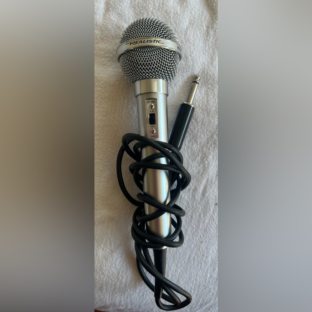 Realistic Highball 2 Dynamic Microphone - Picture 8 of 9